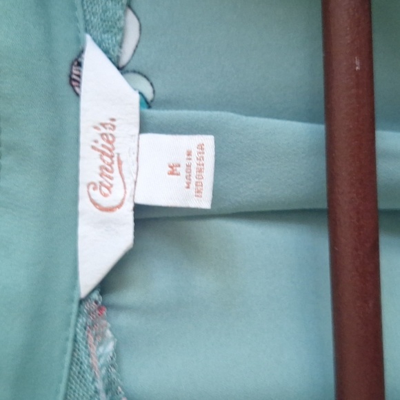 Candie's Dusty Green Floral Blouse Size Medium - Picture 2 of 11